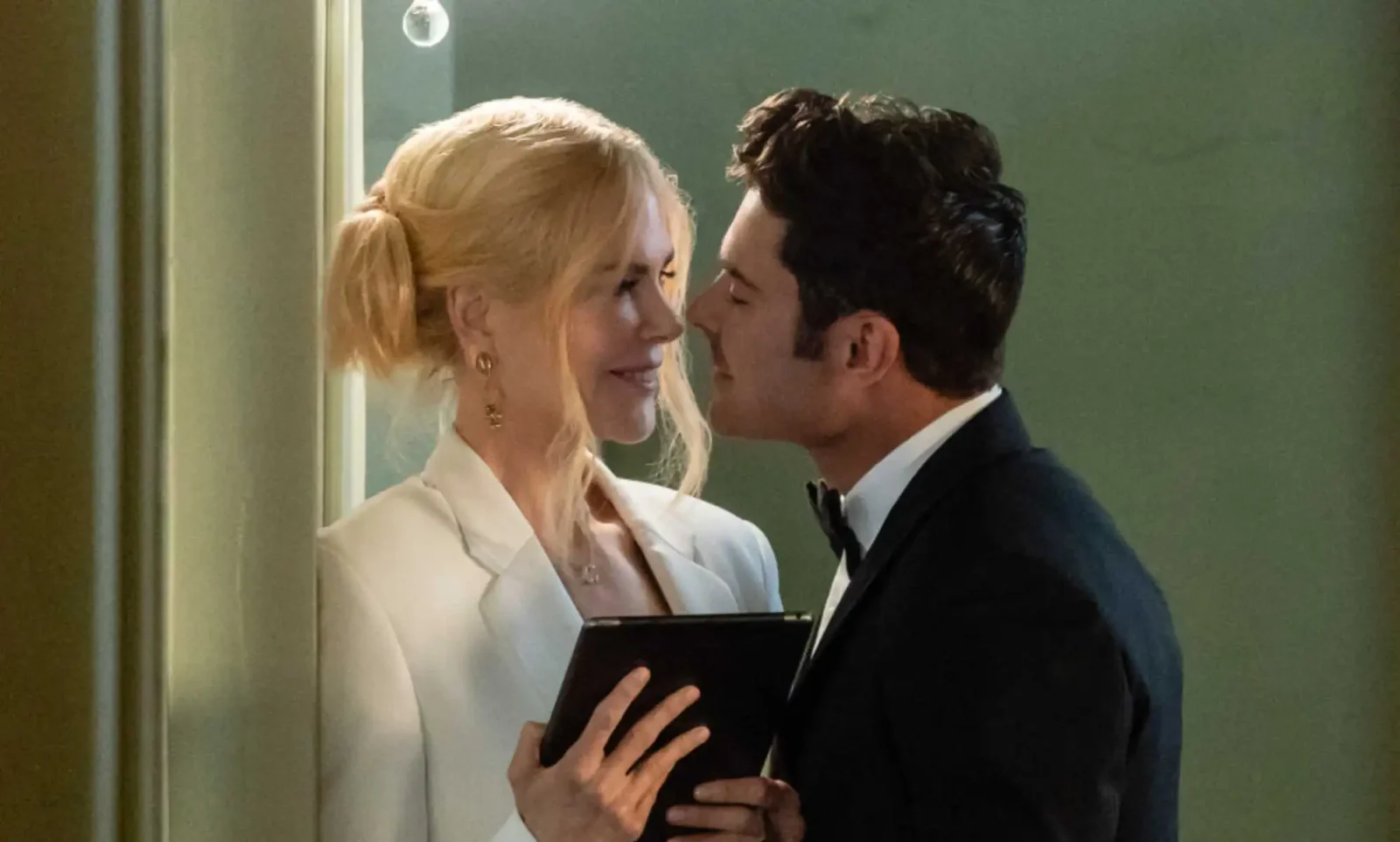 Netflix's 'A Family Affair' Premieres: Nicole Kidman and Zac Efron Explore Age-Gap Romance