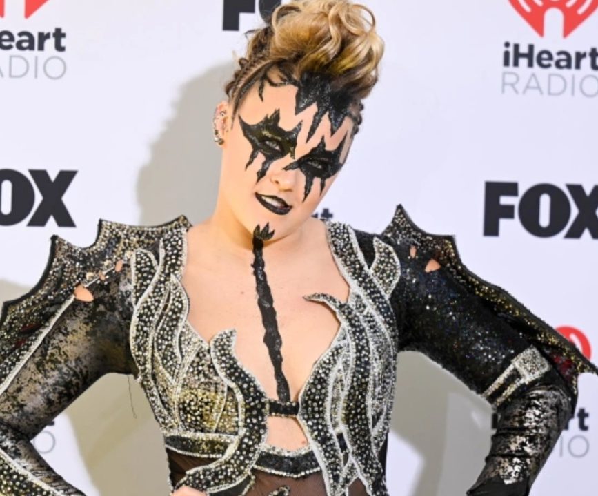 JoJo Siwa Stuns at iHeartRadio Awards With Bold Glam Look and Fearless Fashion Evolution