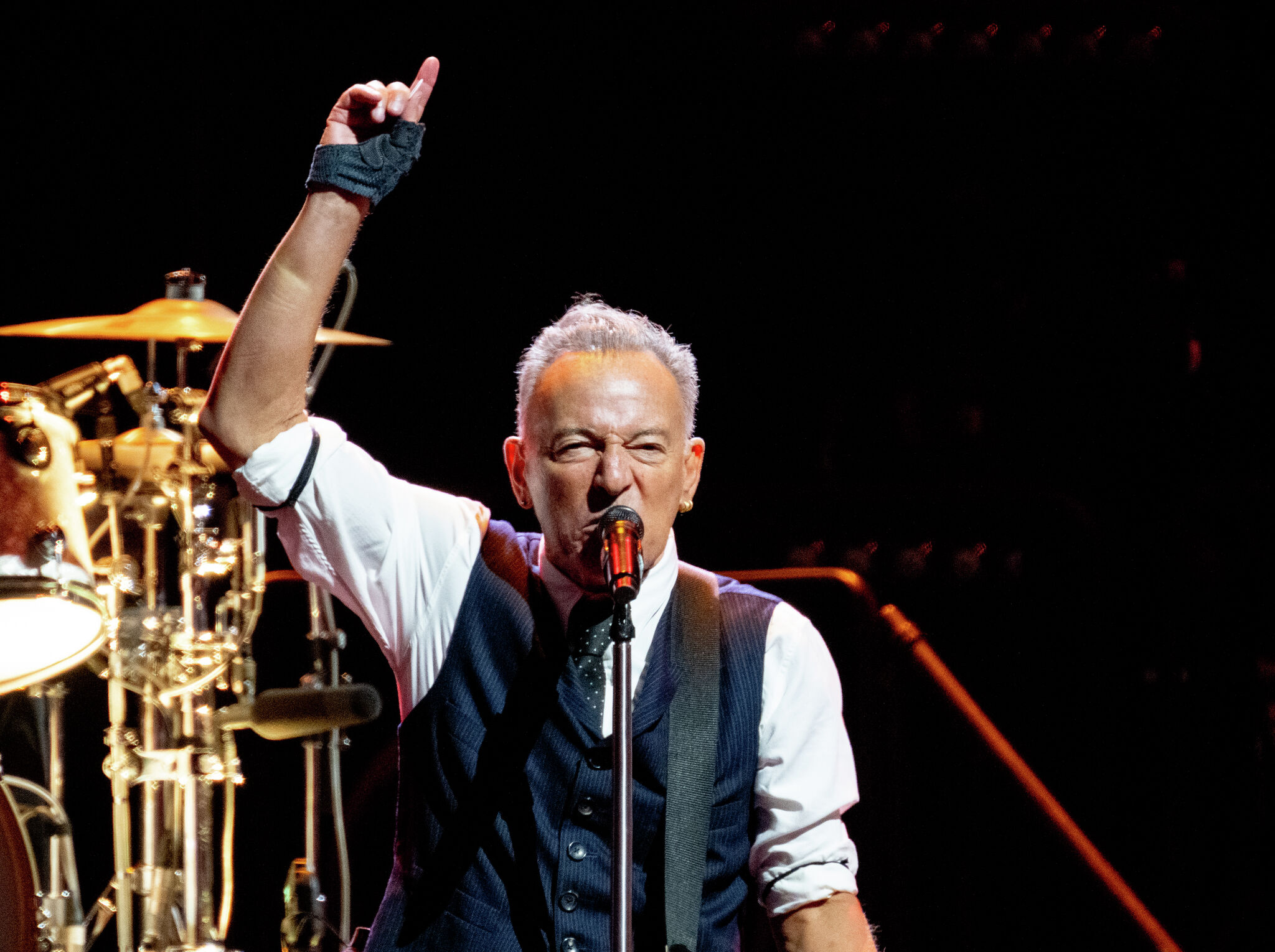 Bruce Springsteen Condemns Trump and Authoritarianism in Fiery Manchester Concert Speech