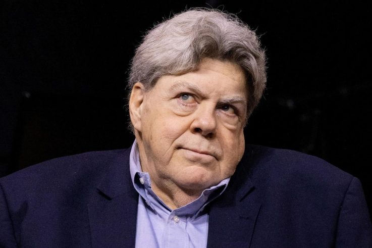 Fans Toast George Wendt as Cheers Bar Becomes a Tribute to His Enduring Legacy