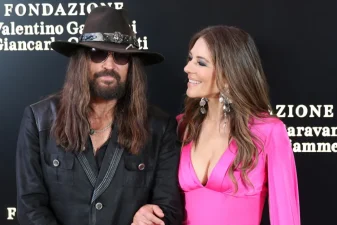 Billy Ray Cyrus and Elizabeth Hurley Celebrate Miley’s Premiere With Love, Family, and Reconciliation