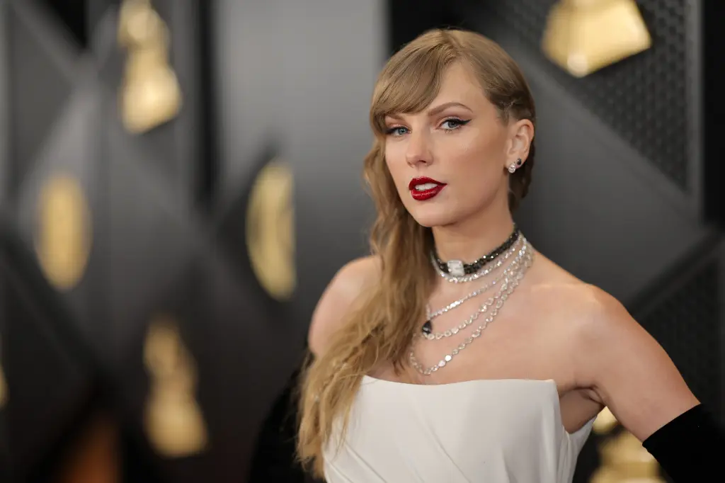 Dave Portnoy Slams Proposed ‘Taylor Swift Tax’ as Threat to Luxury Homeowners Like Himself