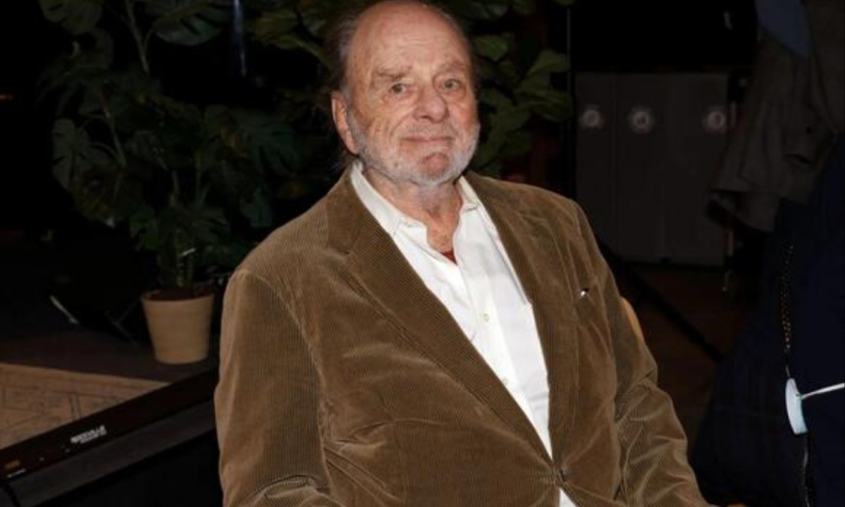 Harris Yulin Remembered for a Life in Art Filled With Power, Grace, and Generous Spirit