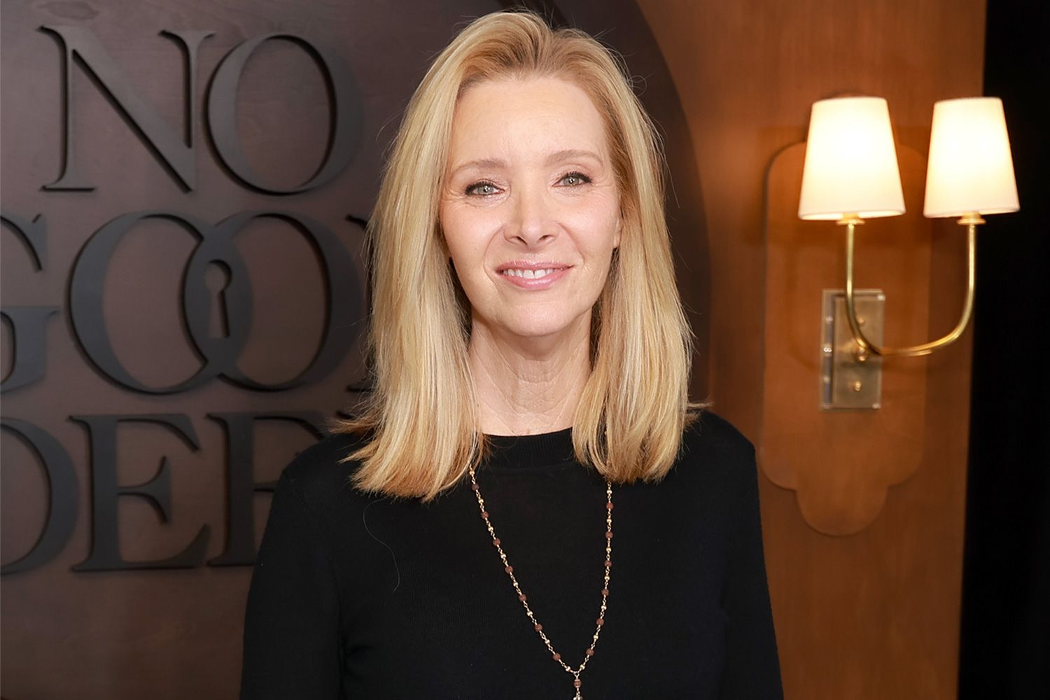 Lisa Kudrow Eyes The White Lotus Role After Parker Posey Pushes for Her Season 4 Casting