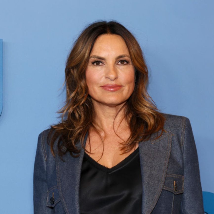 Mariska Hargitay Reclaims Jayne Mansfield’s Piano in Emotional Tribute Documentary