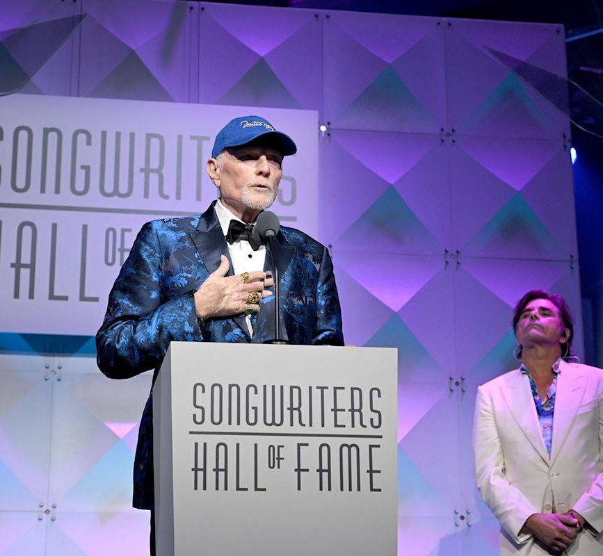 Mike Love Honors Brian Wilson as Songwriting Giants Unite at 2025 Hall of Fame Ceremony