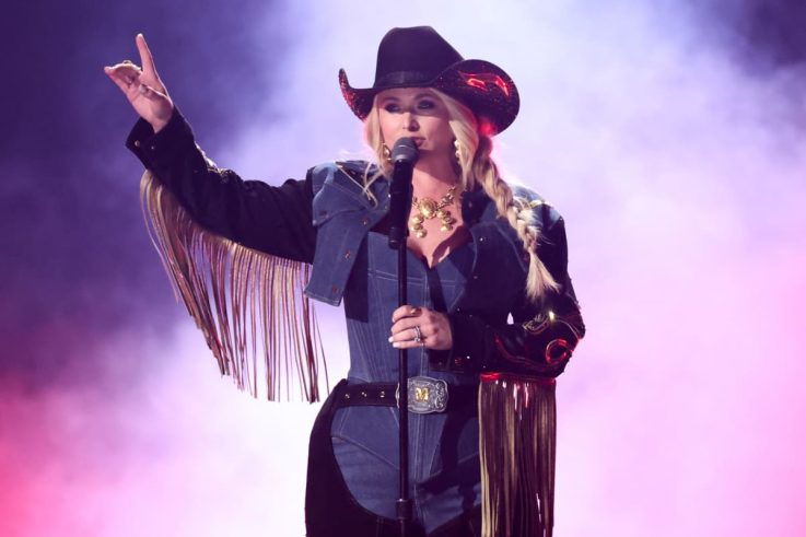 Miranda Lambert Surprises Fans with Line Dance Party at Her Nashville Cantina