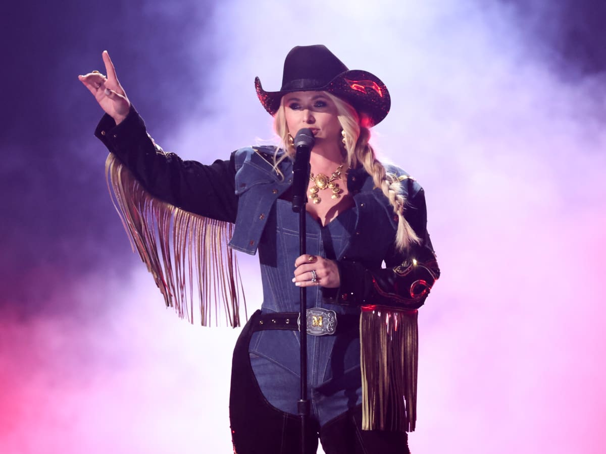Miranda Lambert Surprises Fans with Line Dance Party at Her Nashville Cantina