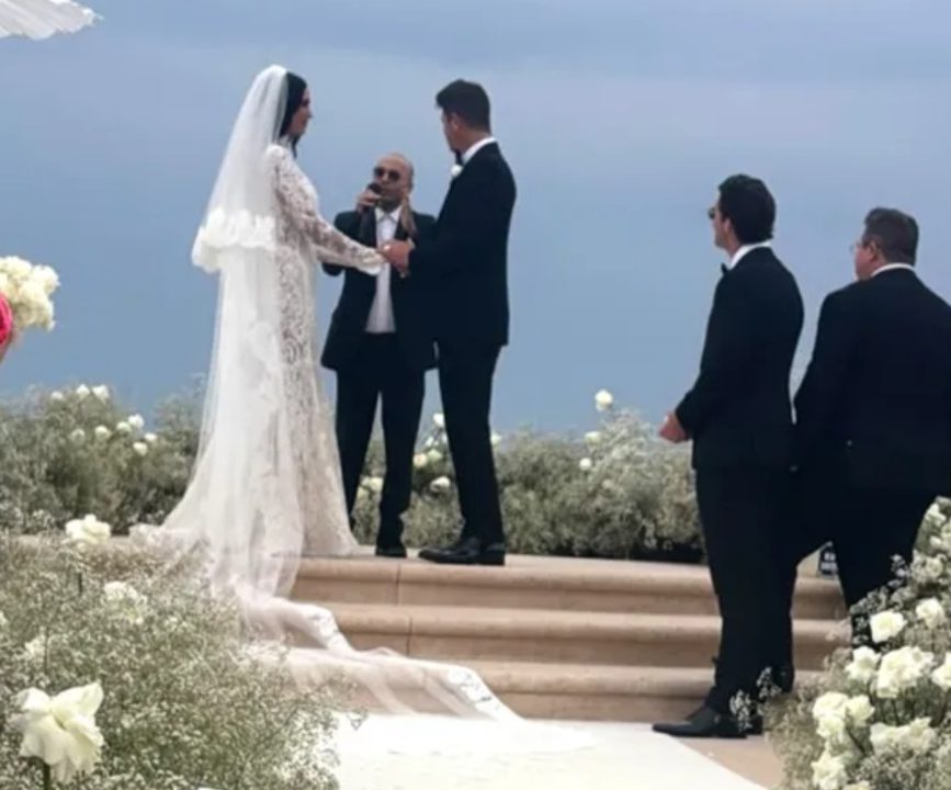Robin Thicke Marries April Love Geary in Star-Studded Cabo Ceremony with Usher as Groomsman