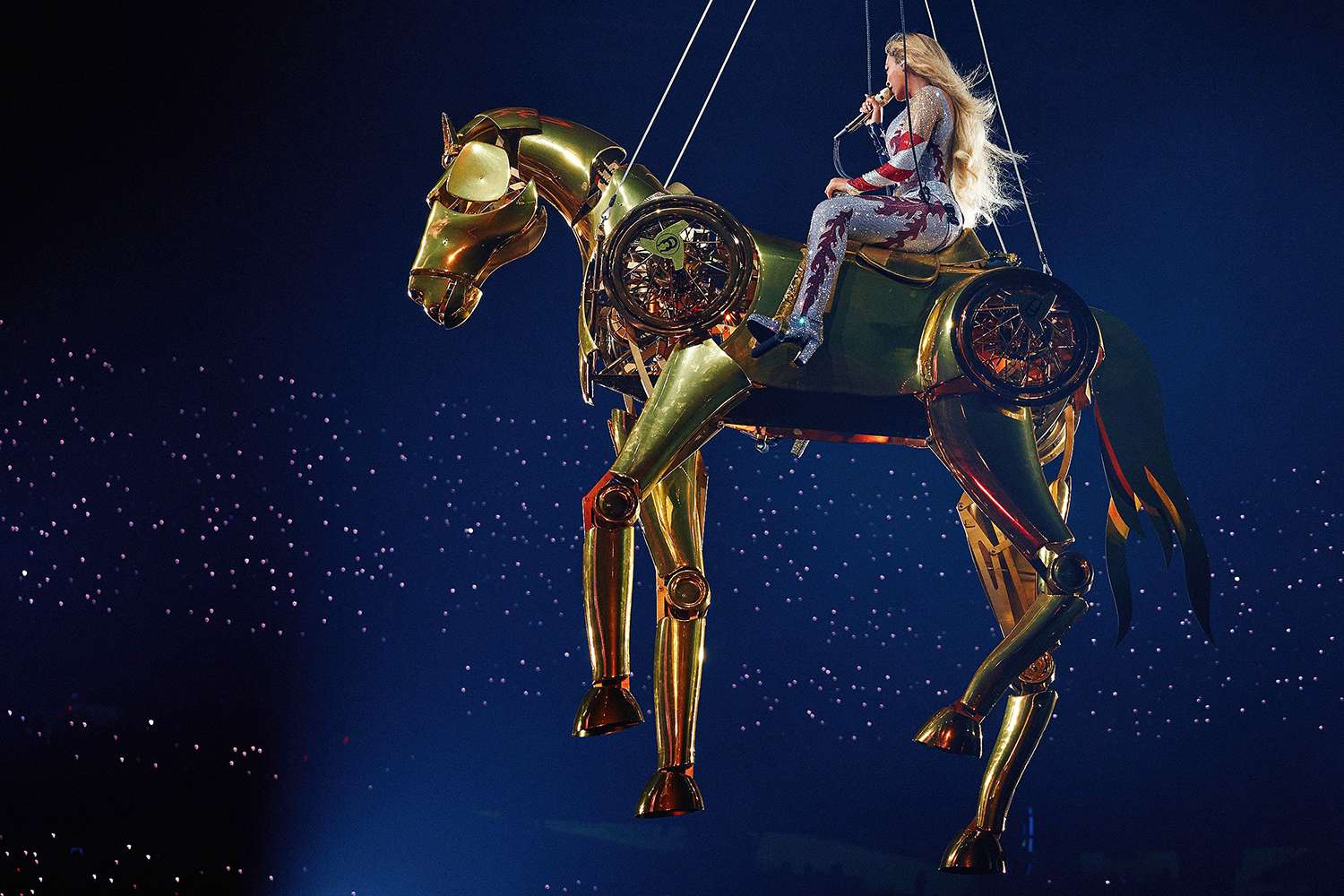 Beyoncé Launches Cowboy Carter Tour in Atlanta with Golden Horse, Viral Dances, and Family Magic