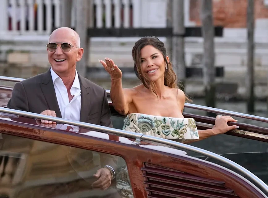 Jeff Bezos Marries Lauren Sánchez in Star-Studded Venice Ceremony as MacKenzie Scott Wins Praise for Philanthropy