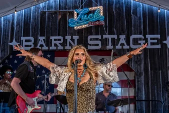 Jessica Simpson Debuts Bold Dark Hair and Dazzling Look as She Celebrates 45th Birthday in Style